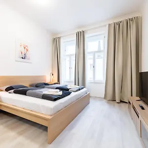  Appartamento Borivojova 63